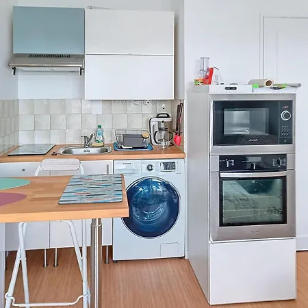 Studio lumineux avec vue sur port, parking et wifi - FR-1-746-27 *